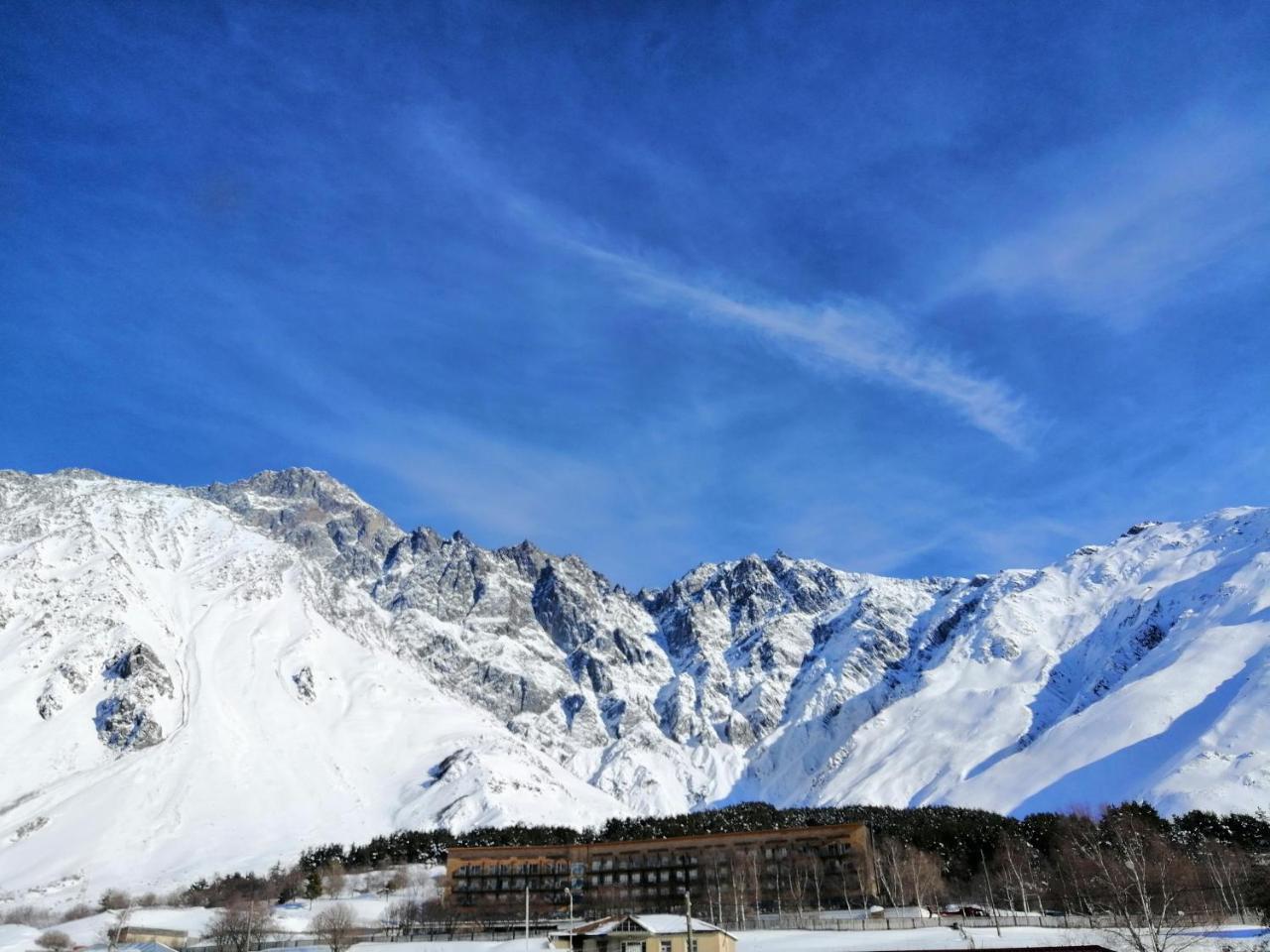 Hotel Iveria Kazbegi Exterior foto
